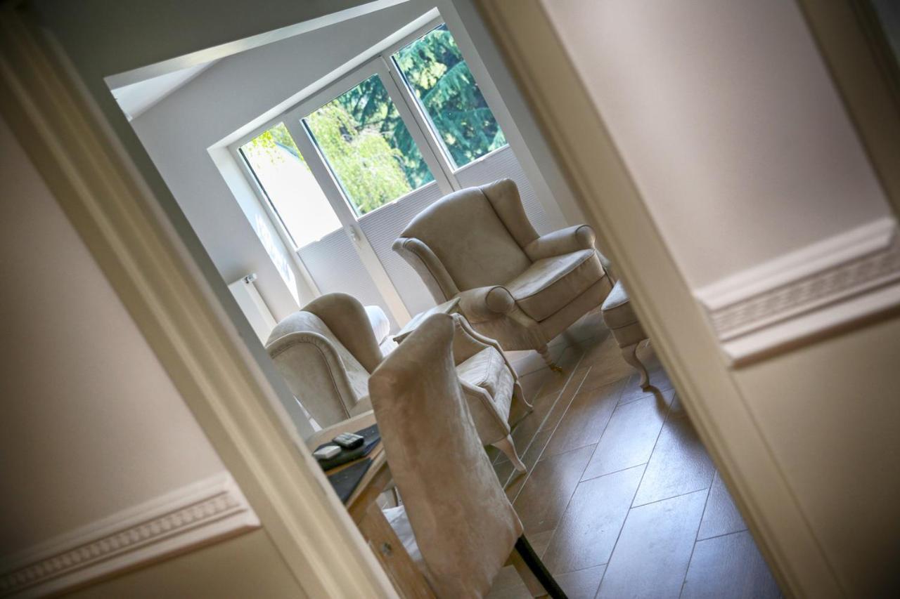 Au Comte De Mercy Hotel 4*